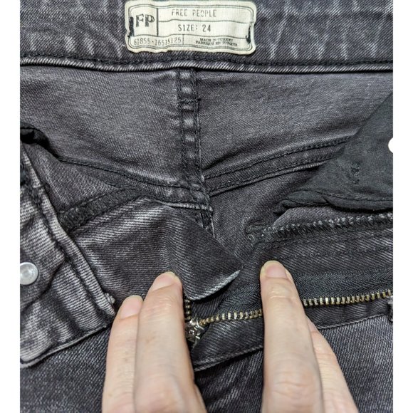 Free People Raw Hem Girlfriend Jeans 24 - Picture 5 of 8
